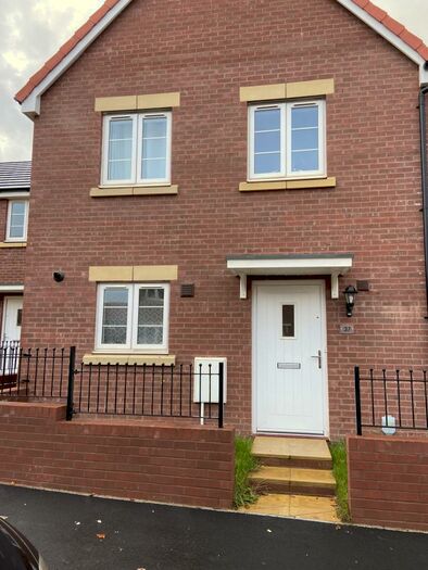 3 Bedroom Semi-Detached House To Rent In Kingfisher Drive, Houndstone, Yeovil, BA22