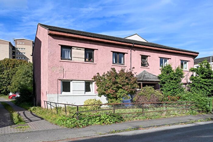 3 Bedroom Flat For Sale In West Pilton Avenue, Edinburgh, EH4