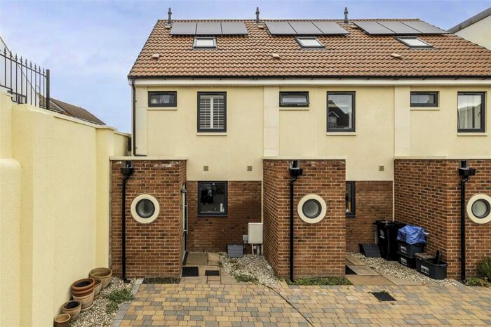 3 Bedroom End Of Terrace House To Rent In Bedminster, Sion Close, BS3