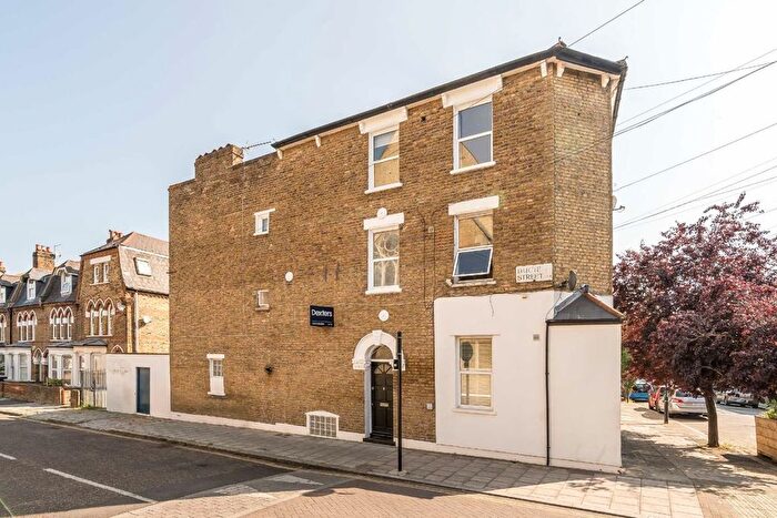 2 Bedroom Flat To Rent In Ducie Street, Clapham, SW4