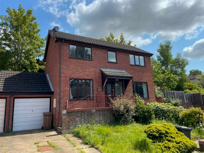 3 Bedroom Property To Rent In Burnham Close, Ipswich, IP4