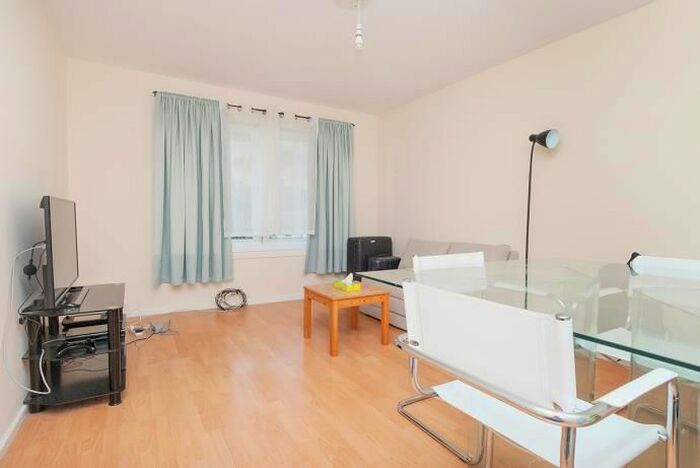 1 Bedroom Flat To Rent In Viewcraig Gardens, Edinburgh, EH8