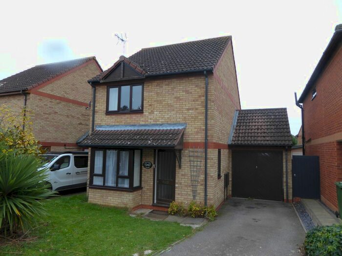 3 Bedroom Link Detached House To Rent In Lavender Grove, Milton Keynes, MK7