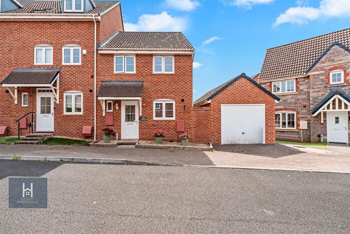 3 Bedroom End Of Terrace House For Sale In Dingley Lane, Yate, Bristol, BS37