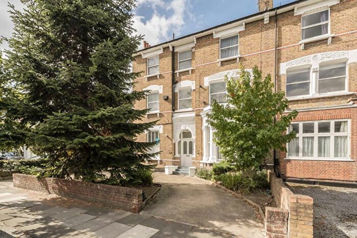 1 Bedroom Flat To Rent In Cumberland Park, Acton, W3