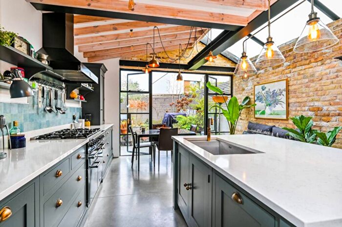 3 Bedroom House To Rent In Highbury Hill, Highbury, London, N5