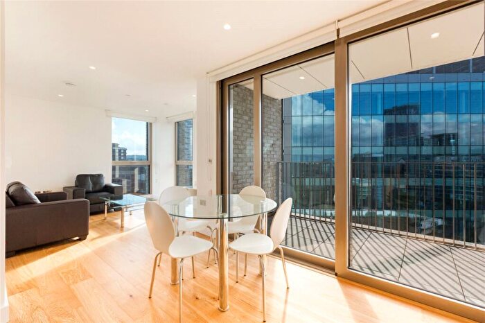 2 Bedroom Apartment To Rent In Caithness Walk, Croydon, CR0
