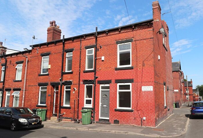 2 Bedroom Detached House To Rent In Greenock Place, Leeds, West Yorkshire, Uk, LS12