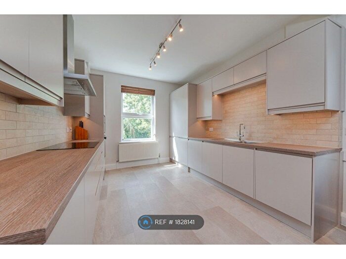 3 Bedroom Flat To Rent In Somali Road, London, NW2