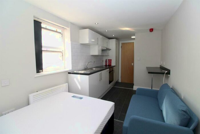 1 Bedroom Flat To Rent In Pen-Y-Wain Road, Cardiff, CF24