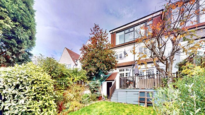 4 Bedroom End Terrace House For Sale In Temple Fortune Lane, London, NW11