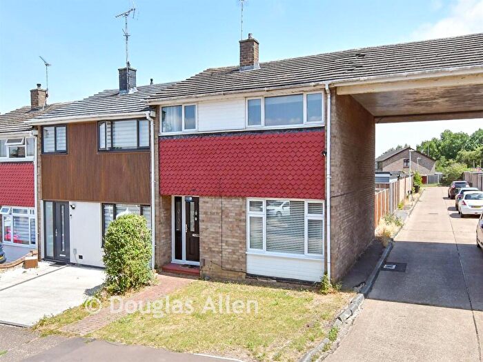 3 Bedroom End Of Terrace House For Sale In Falstones, Basildon, Essex, SS15