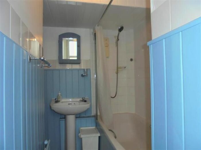 2 Bedroom Flat To Rent In Balcarres Street, Edinburgh, EH10