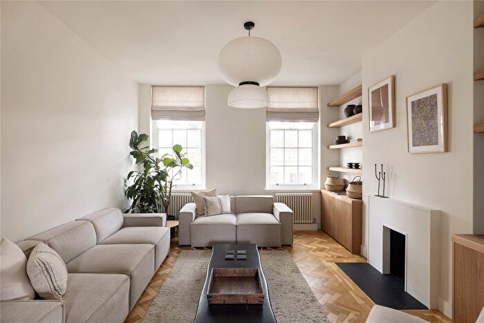 2 Bedroom Flat To Rent In Holland Street, London, W8