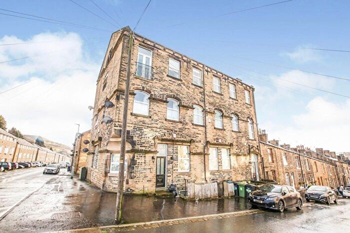 2 Bedroom Penthouse To Rent In Browning Avenue, Halifax, West Yorkshire, HX3