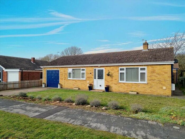 2 Bedroom Bungalow For Sale In Marmion Road, Coningsby, Lincoln, LN4