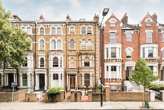 2 Bedroom Flat To Rent In Bedford Road, London, SW4