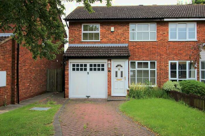 3 Bedroom Semi-Detached House To Rent In Hamble Road, Bedford, MK41