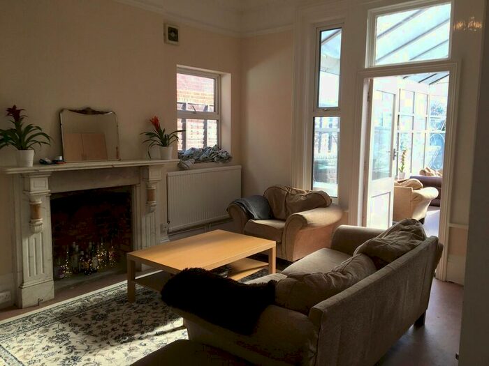 10 Bedroom Detached House To Rent In Alma Road, SO14