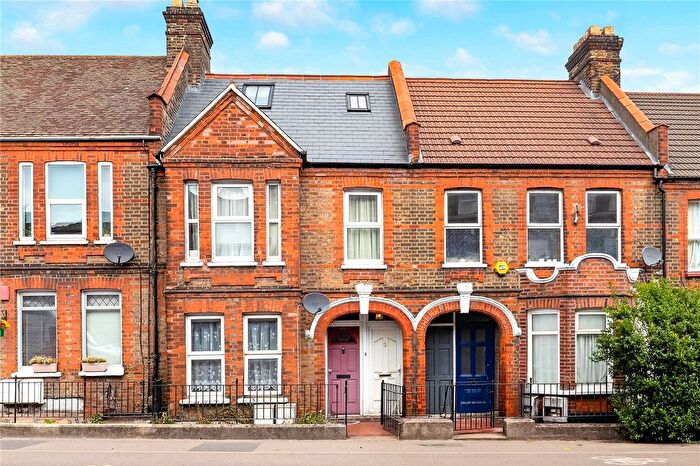 3 Bedroom Flat For Sale In Forest Road, Walthamstow, London, E17