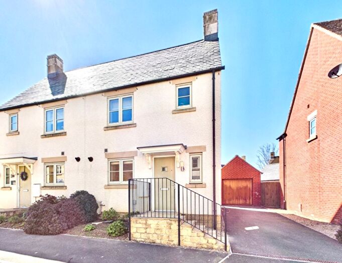 3 Bedroom Semi Detached House For Sale In Beechcraft Road, Upper Rissington, GL54