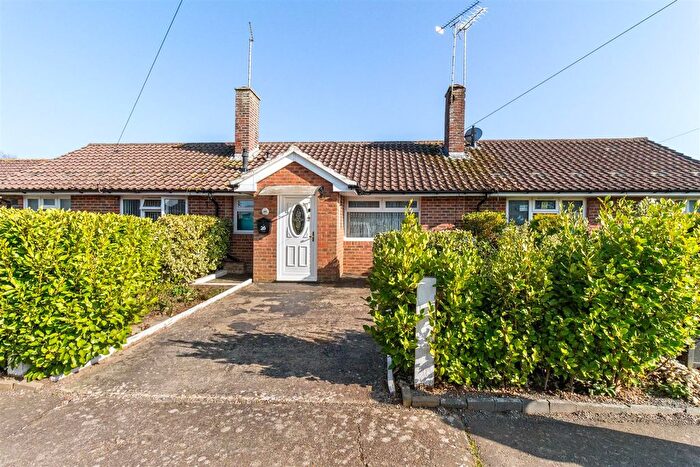 2 Bedroom Bungalow For Sale In Lawrence Avenue, Rustington, BN16
