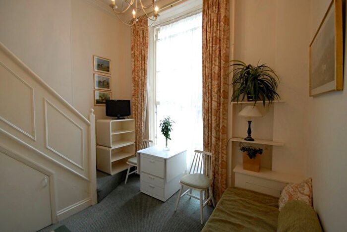 Studio To Rent In Craven Hill Gardens, London, W2
