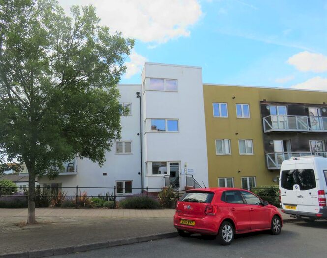 2 Bedroom Apartment To Rent In Paget Road, Penarth, CF64