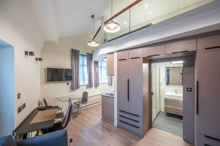 Studio To Rent In Brent Street, Hendon, London, NW4