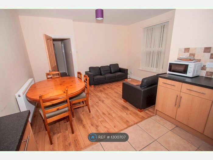 7 Bedroom Detached House To Rent In Cambridge Road, Southampton SO14