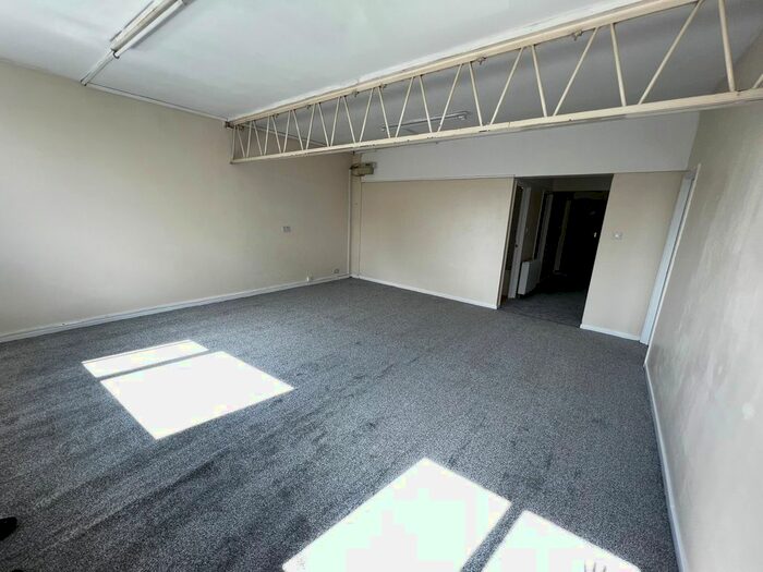 2 Bedroom Flat To Rent In Church Street, Bilston, Wolverhampton, WV14