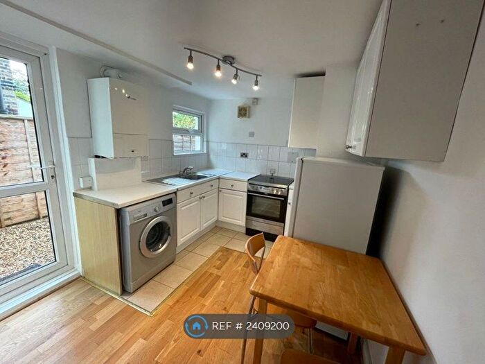 1 Bedroom Flat To Rent In Ferndale Road, London, SW4