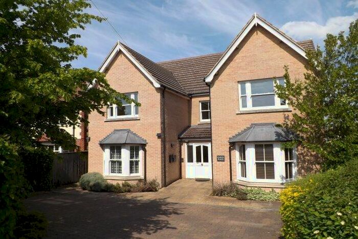 2 Bedroom Flat To Rent In Cambridge Road, Cambridge, CB22