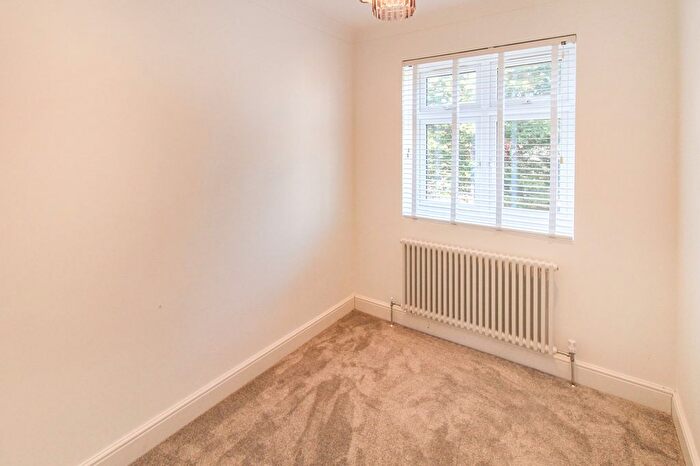 5 Bedroom End Of Terrace House To Rent In Coventry Road, Ilford, IG1
