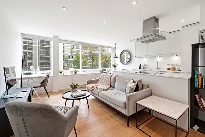 3 Bedroom Flat To Rent In Millbank Court, John Islip Street, SW1P