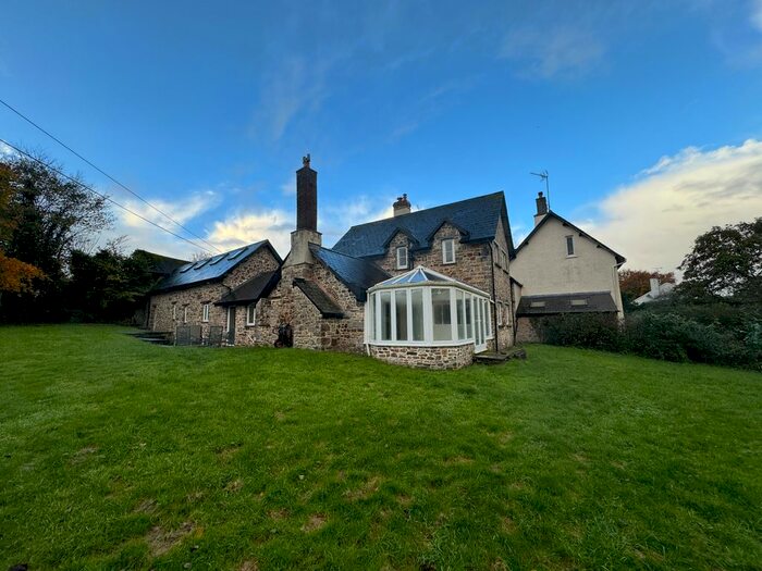 5 Bedroom Farmhouse To Rent In Huntsham, Tiverton, EX16