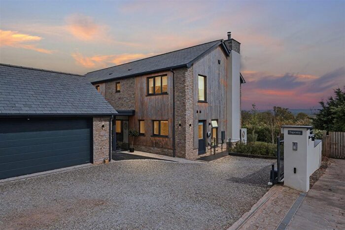 4 Bedroom Detached House For Sale In Cullompton, EX15