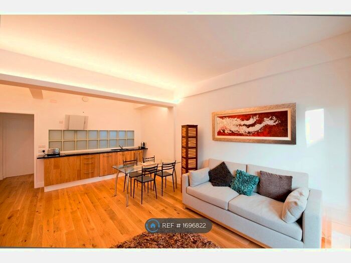 1 Bedroom Flat To Rent In Hartfield Road, Wimbledon, SW19