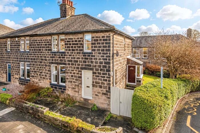 3 Bedroom Semi Detached House For Sale In Ashtofts Mount, Guiseley, Leeds, LS20