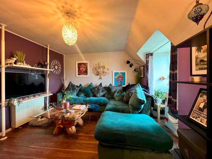 2 Bedroom Flat To Rent In Boston Road, Croydon, CR0