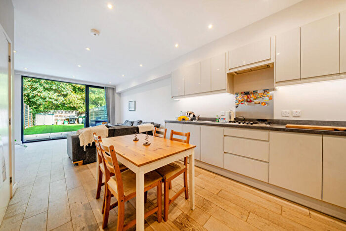 4 Bedroom Terraced House To Rent In Woodland Way, Mitcham, CR4