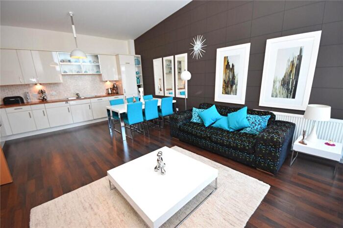 2 Bedroom Flat To Rent In Queens Crescent, Top Floor, Kepplestone, Aberdeen, AB15