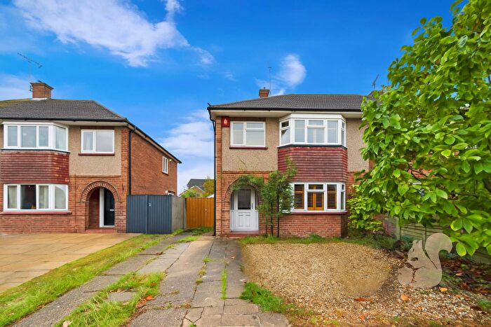 3 Bedroom Semi-Detached House For Sale In Sutton Park Avenue, Colchester, CO3