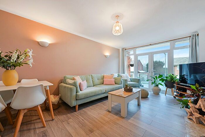 2 Bedroom Maisonette For Sale In Rosemead Close, Meadvale, Redhill, RH1