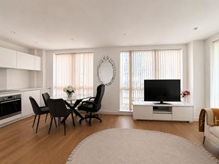 2 Bedroom Flat To Rent In Seven Sea Gardens, Canary Wharf, E3