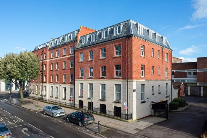 2 Bedroom Flat To Rent In Flagstaff Court, Canterbury, CT1