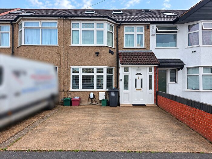 4 Bedroom Terraced House For Sale In Clifford Road, Hounslow, TW4