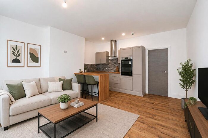 3 Bedroom Flat To Rent In Deardengate, Haslingden, Rossendale, BB4