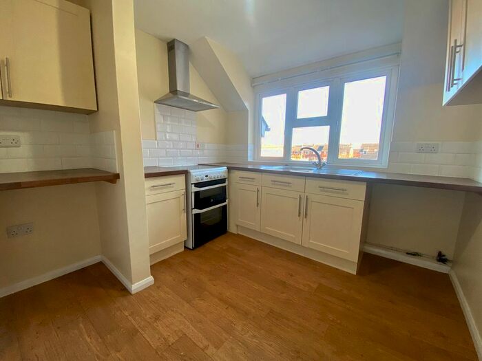 2 Bedroom Flat To Rent In Empingham Road, Stamford, Stamford, PE9