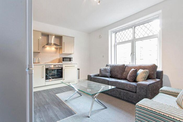 3 Bedroom Flat To Rent In Forebank Road, City Centre, Dundee, DD1